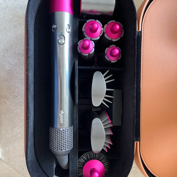 Dyson - Picture 5 of 8